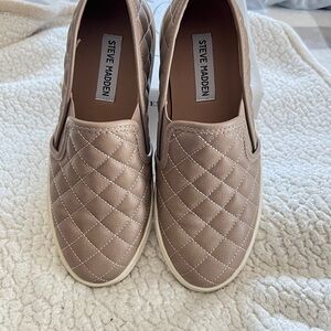 Steve Madden Women's Quilted Slip-On Tan Sneakers Size 6